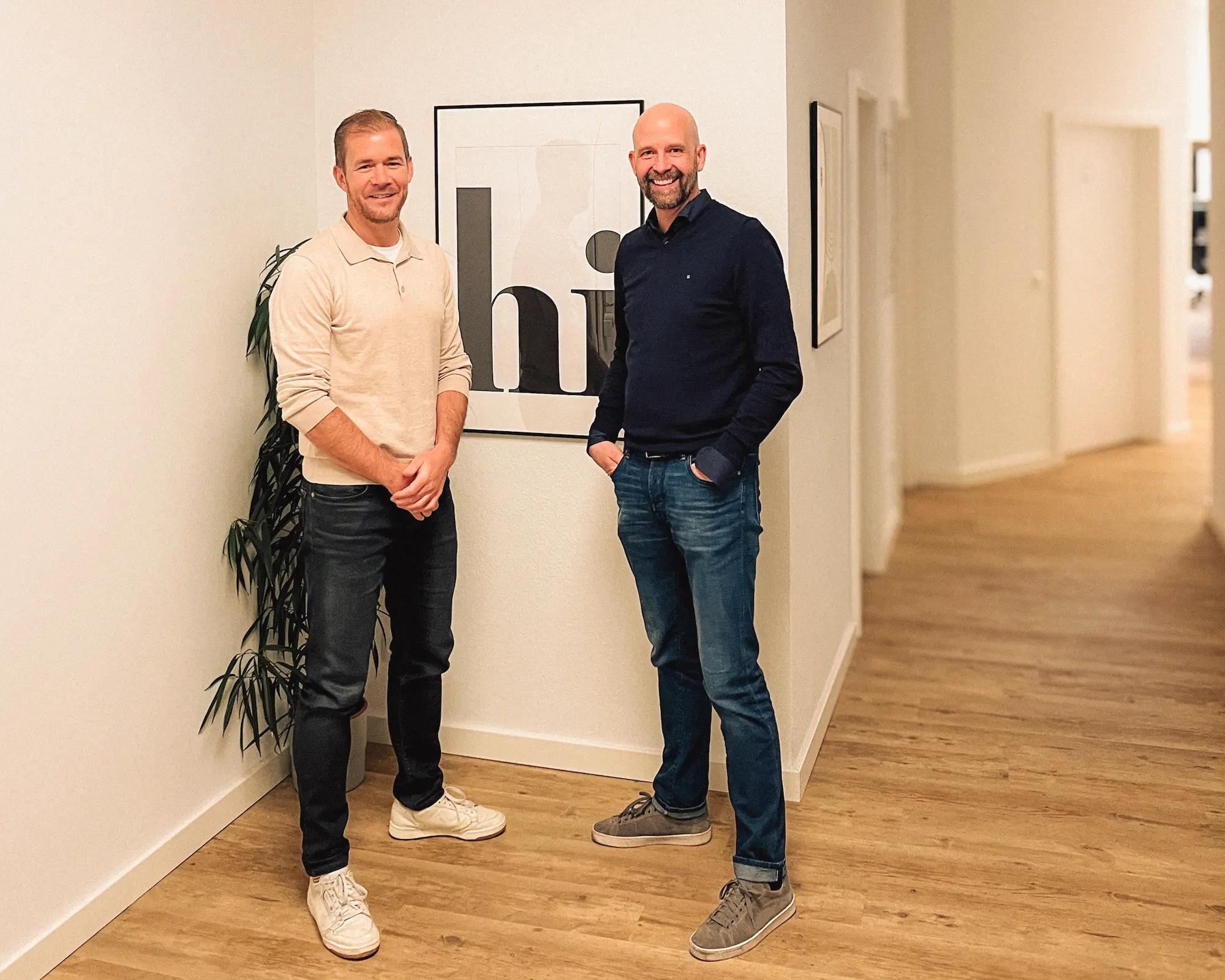 Torsten heißt Laurent herzlich willkommen